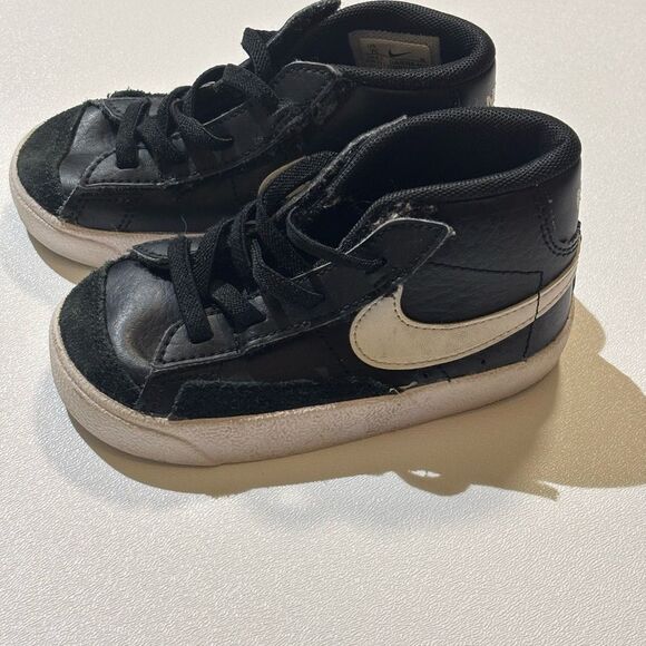 Nike Black Blazer Mid 77  High-Top Sneakers - 7C - Picture 1 of 5